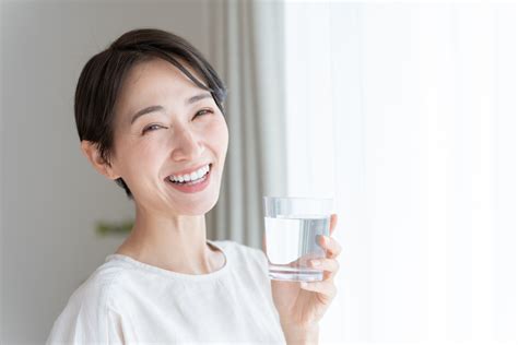 朝水|朝起きてすぐに飲むと良いものってある？おすすめは？